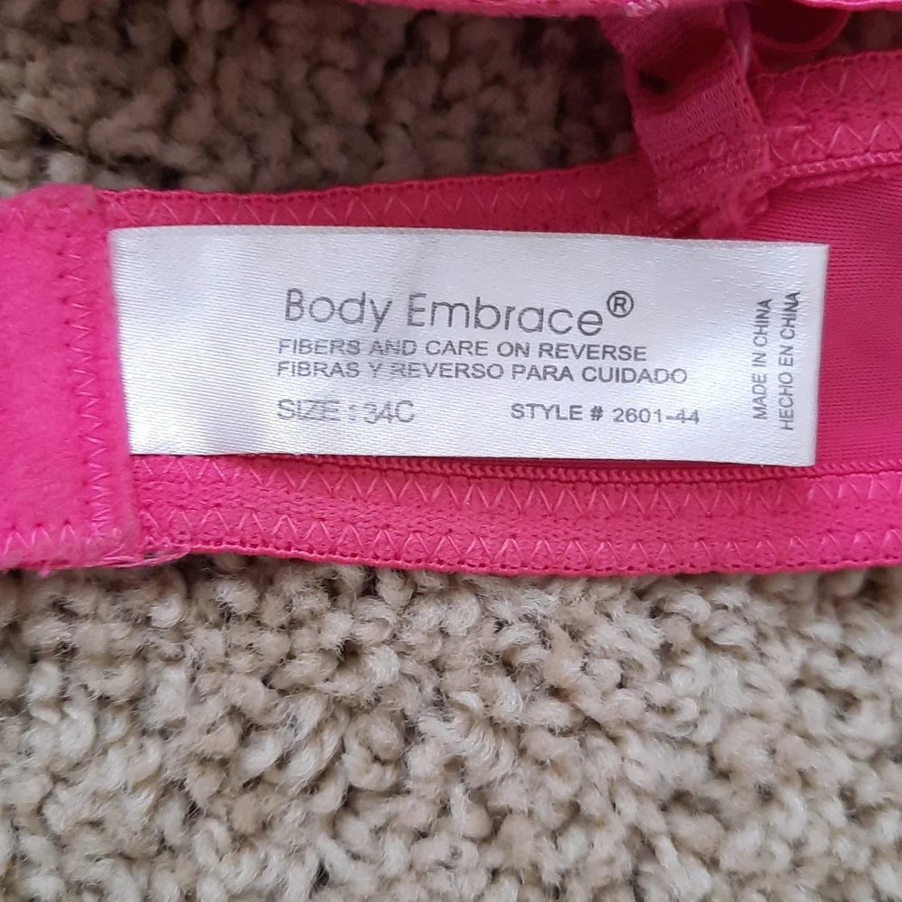 Pink bra. - Picture 2 of 2